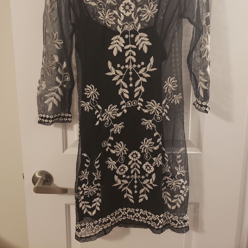 Dress - Picture 2 of 2